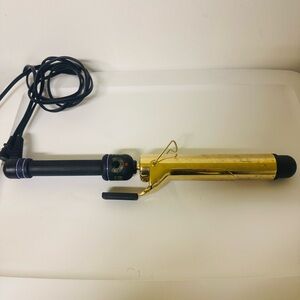 Hot Tools Professional Gold
Curling Iron 1.5” With XLong Barrel